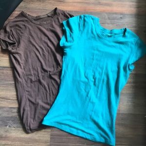 2 stretch t shirts